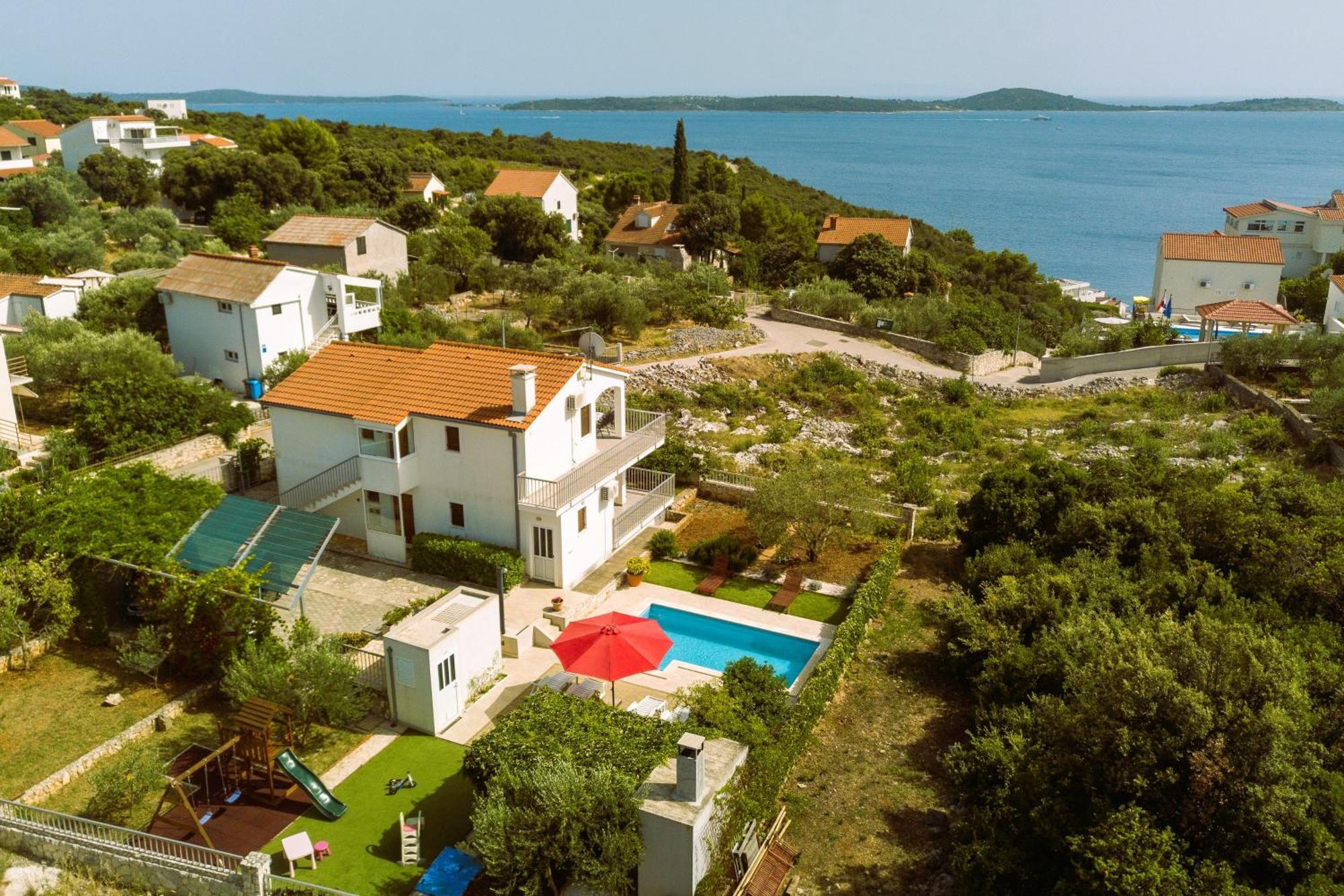 Holiday House Nena With Pool Vinišće Exterior foto