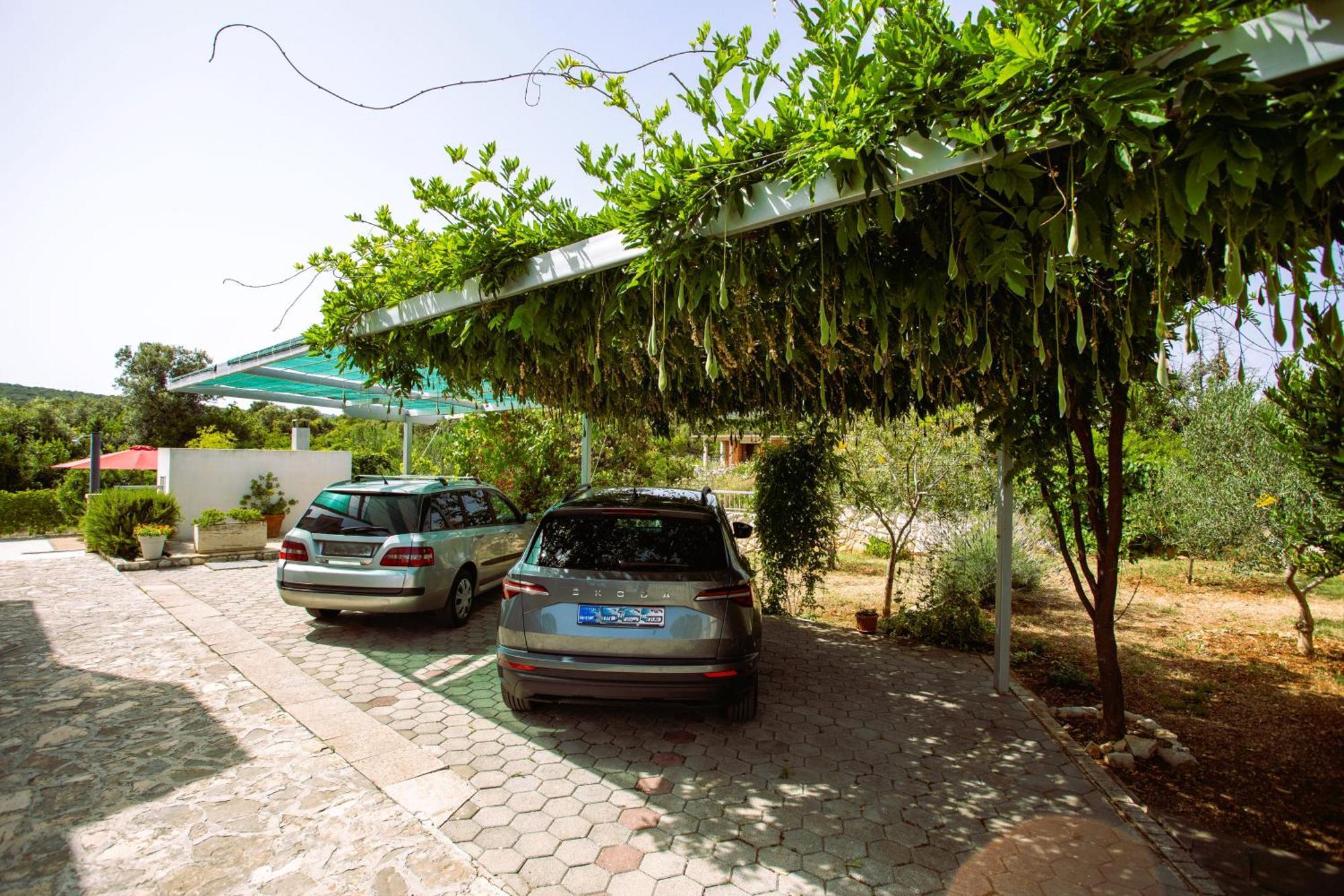 Holiday House Nena With Pool Vinišće Exterior foto