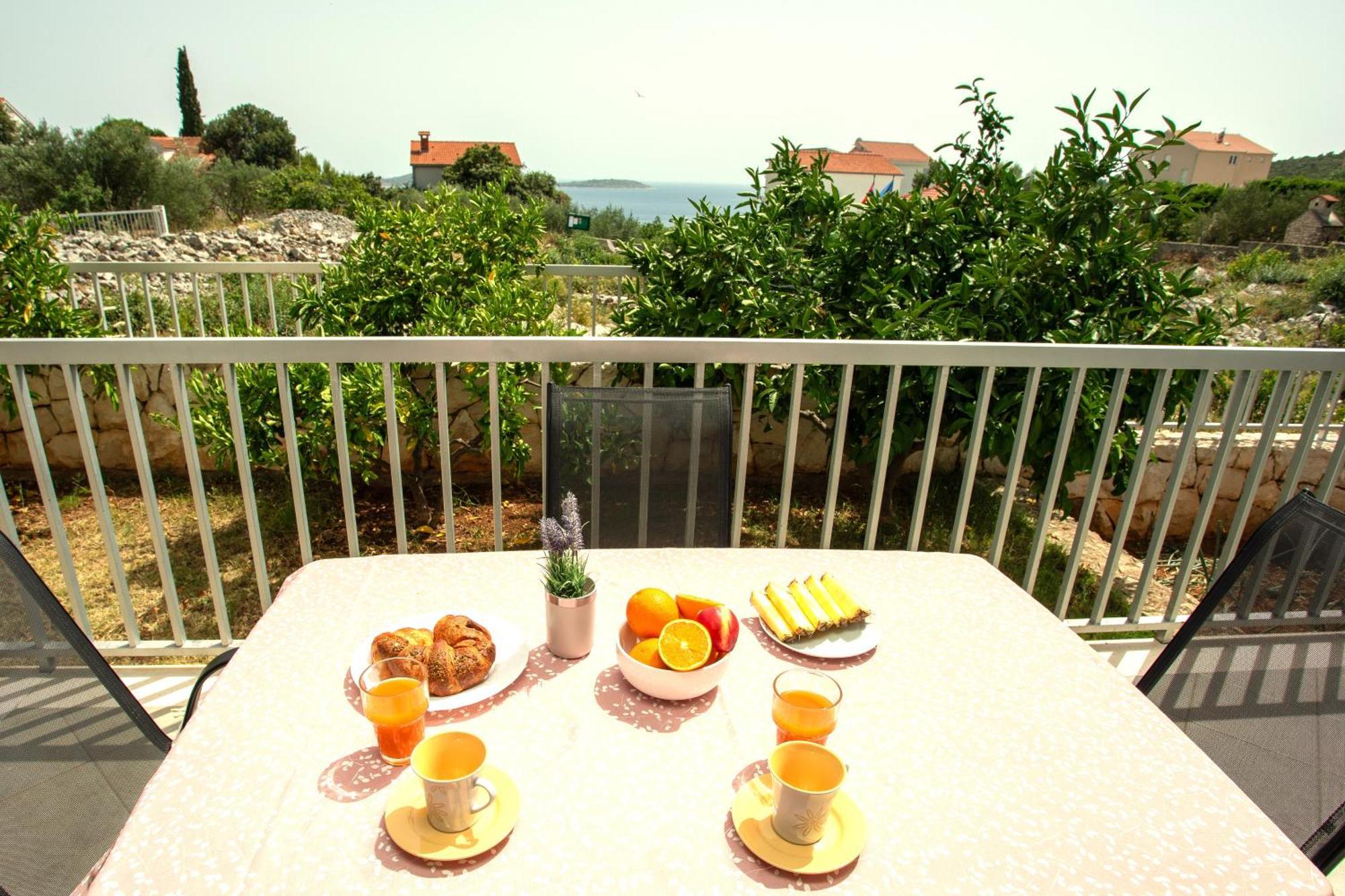 Holiday House Nena With Pool Vinišće Exterior foto