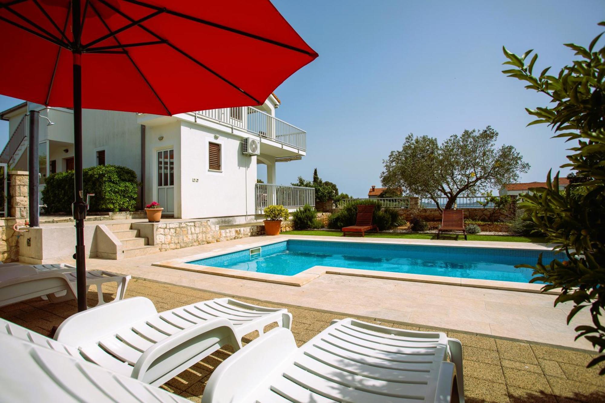Holiday House Nena With Pool Vinišće Exterior foto