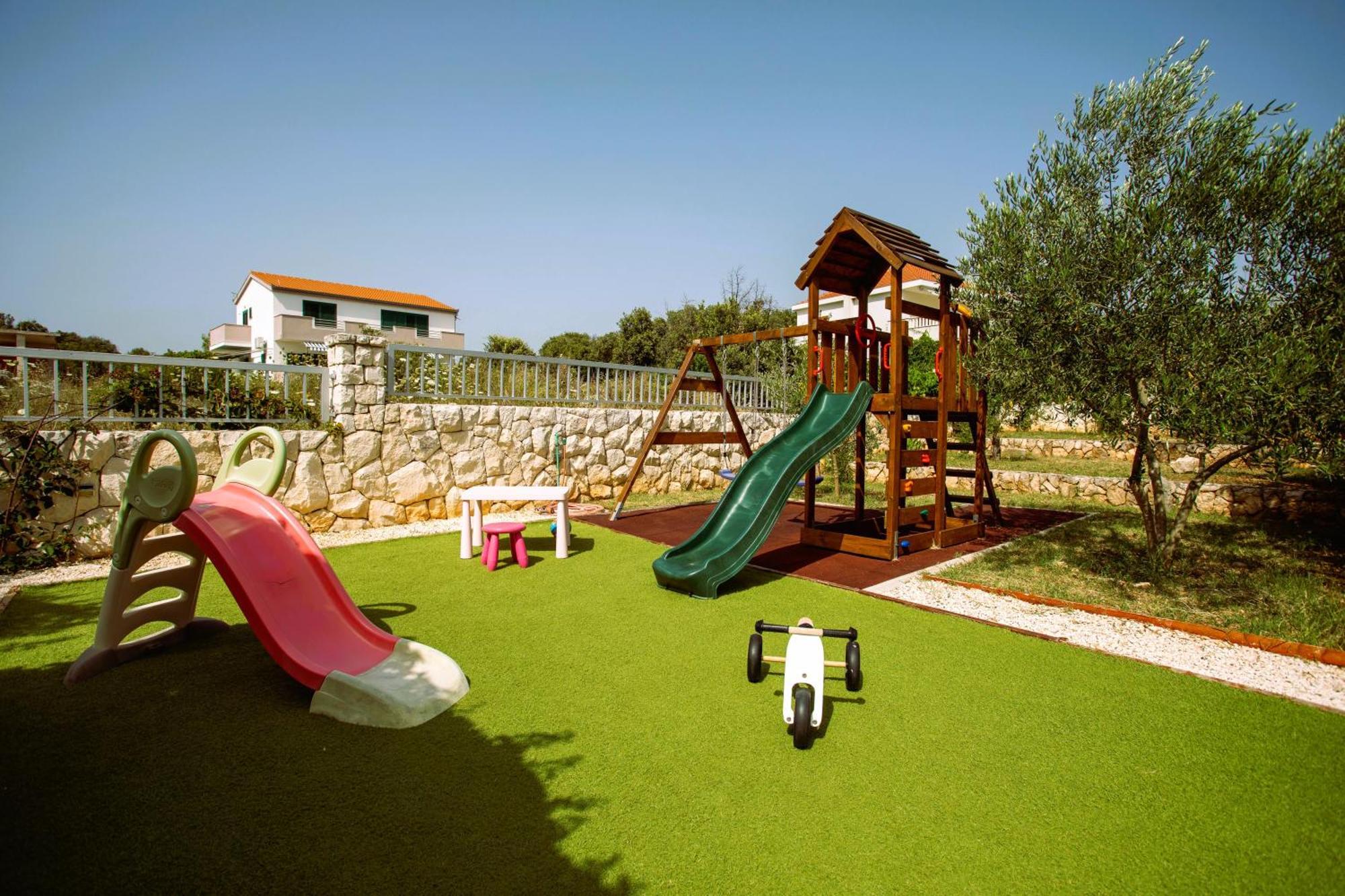Holiday House Nena With Pool Vinišće Exterior foto